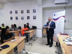 В Гане и Кот-д’Ивуаре 300 студентов получили сертификаты о прохождении тестирования на русском языке